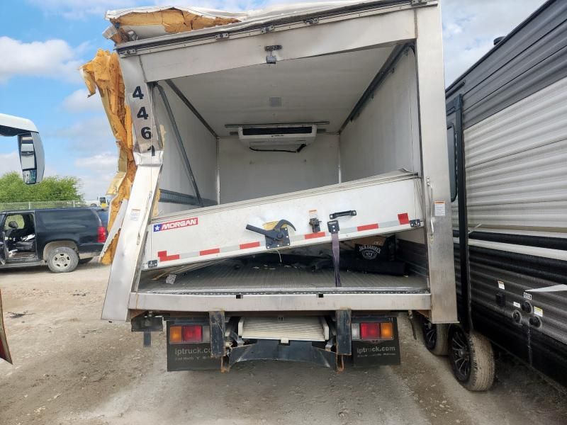 2022 Isuzu NRR