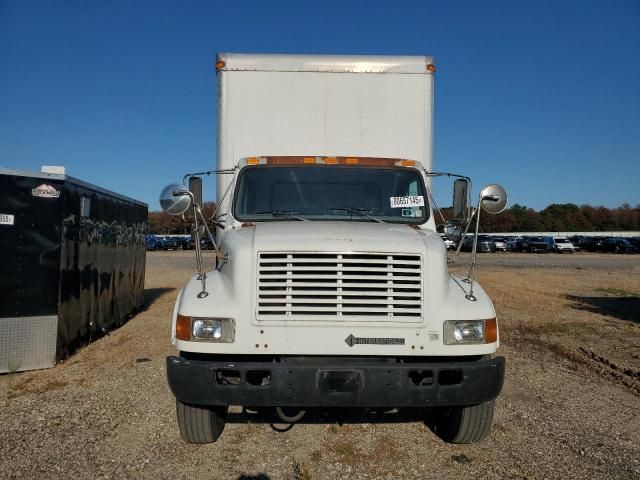 2001 International 4000 4700