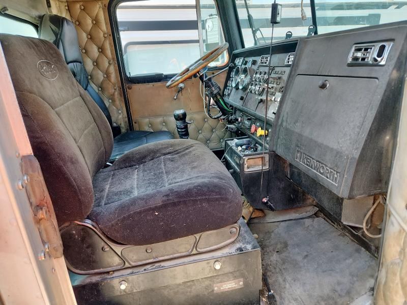 1988 Kenworth T600 Truck Cab AND Chassis