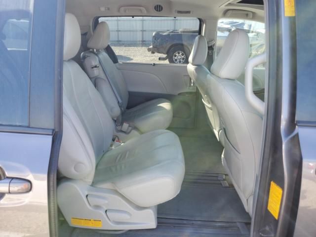 2014 Toyota Sienna XLE