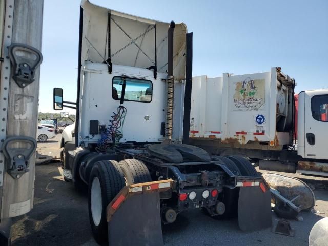 2016 Kenworth T680 Semi Truck