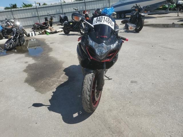 2014 Suzuki GSX-R1000