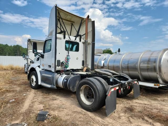 2016 Peterbilt Tractor 2016 Peterbilt 579 Semi Truck