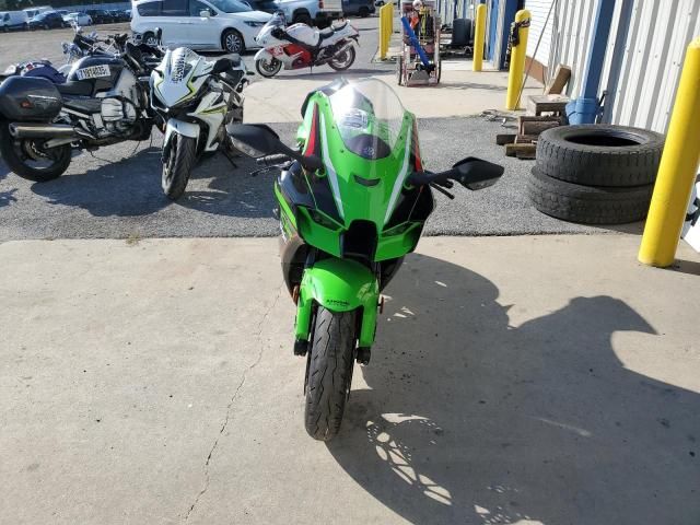 2021 Kawasaki ZX1002 L