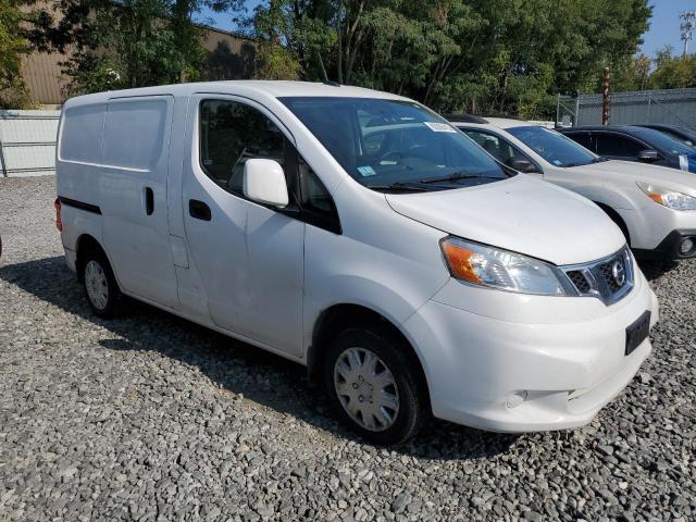 2017 Niss NV200
