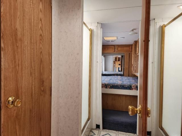 2000 Thor Wanderer Deluxe 328T