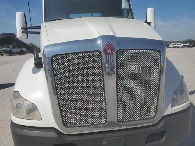 2017 Kenworth T680 Semi Truck