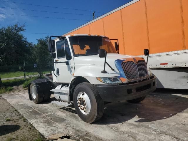 2006 International 4300 Semi Truck