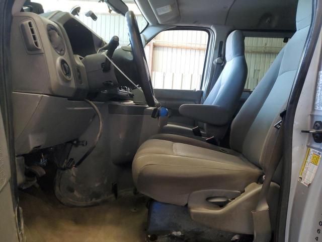 2014 Ford Econoline E350 Super Duty Wagon
