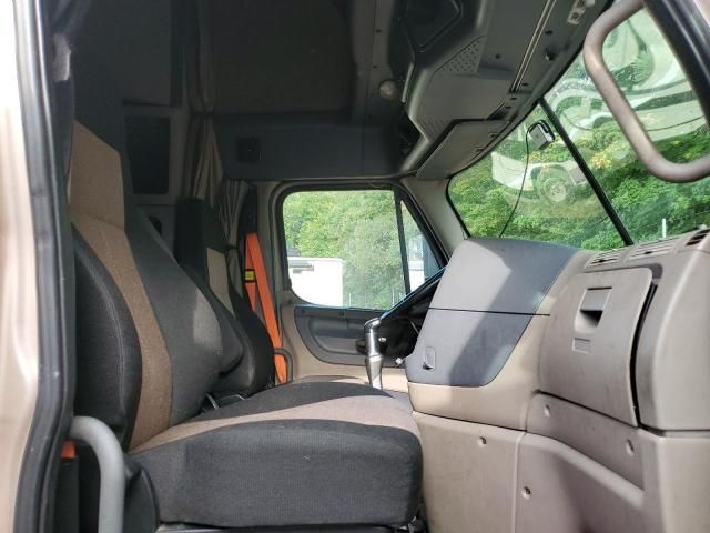 2016 Freightliner Cascadia 125 Semi Truck