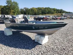Salvage boats for sale at Avon, MN auction: 2004 Lund Boat