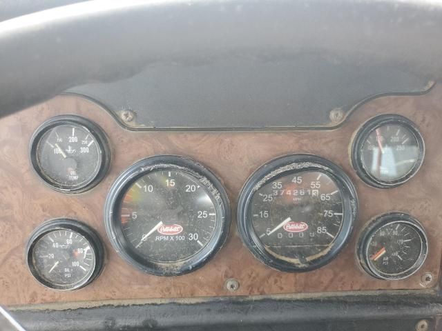2005 Peterbilt Tractor 2005 Peterbilt 385 Semi Truck
