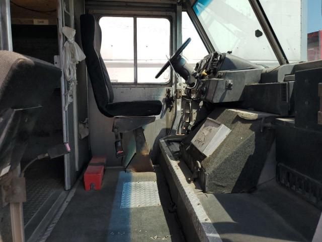 1997 Freightliner Chassis M Line WALK-IN Van