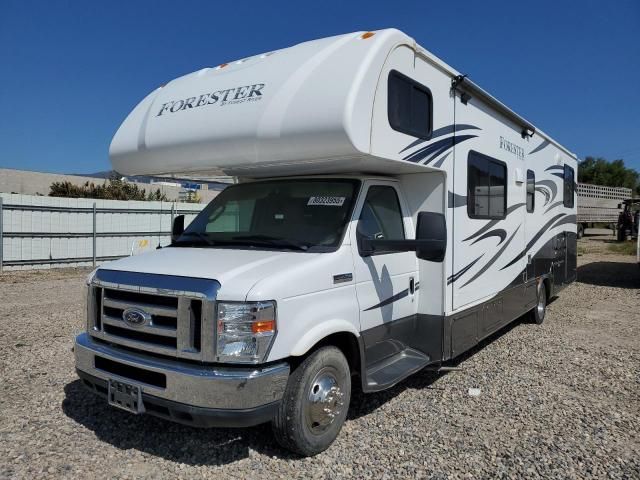 2015 Ford Econoline E450 Super Duty Cutaway Van