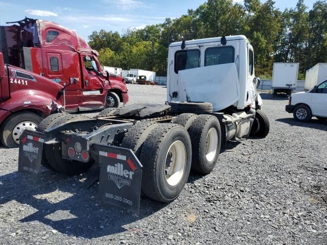 2023 Freightliner Cascadia 116 Semi Truck