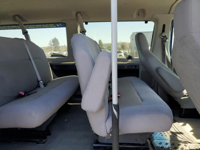 2014 Ford Econoline E350 Super Duty Wagon