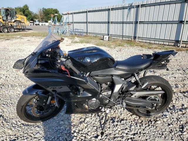 2025 Yamaha YZFR7