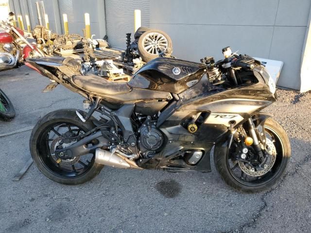 2025 Yamaha YZFR7