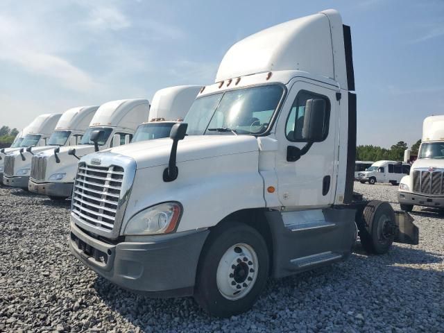 2015 Freightliner Cascadia 125 Semi Truck