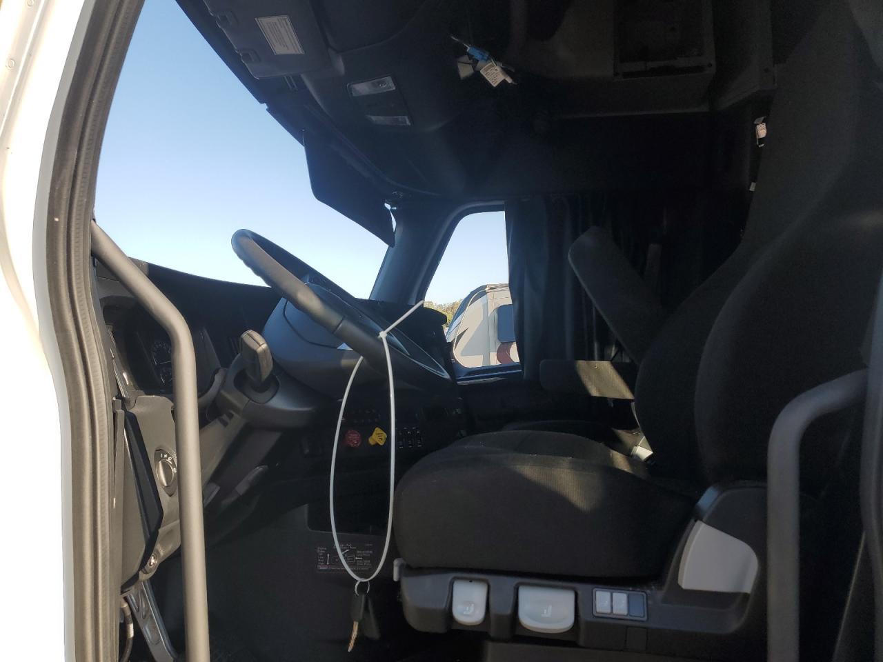 2026 Freightliner Cascadia 126 Semi Truck