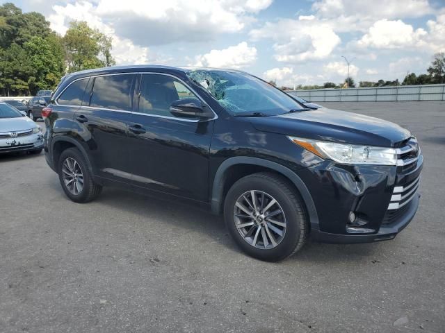 2017 Toyota Highlander SE