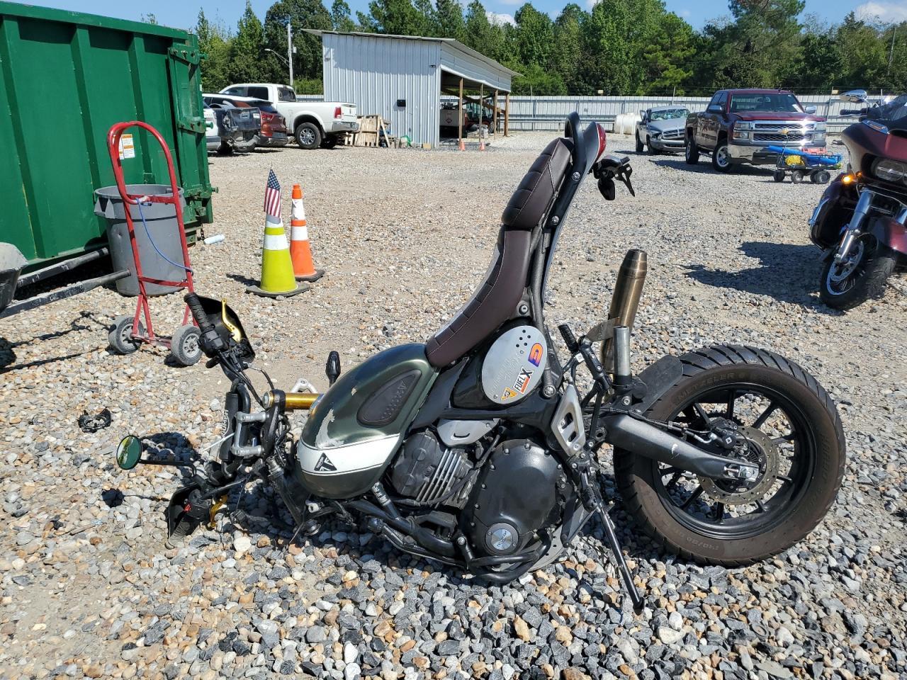 2024 Triumph Scrambler 400 X