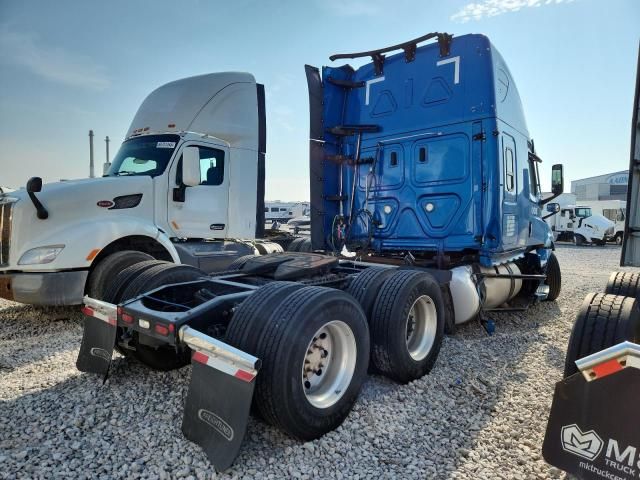 2022 Freightliner Cascadia 126