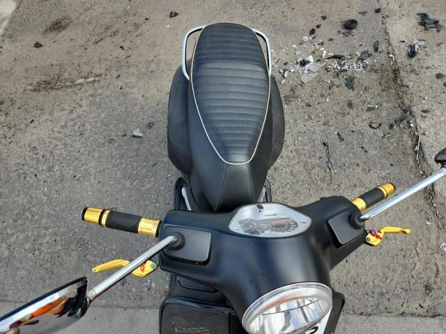 2013 Vespa GTS 300 Super