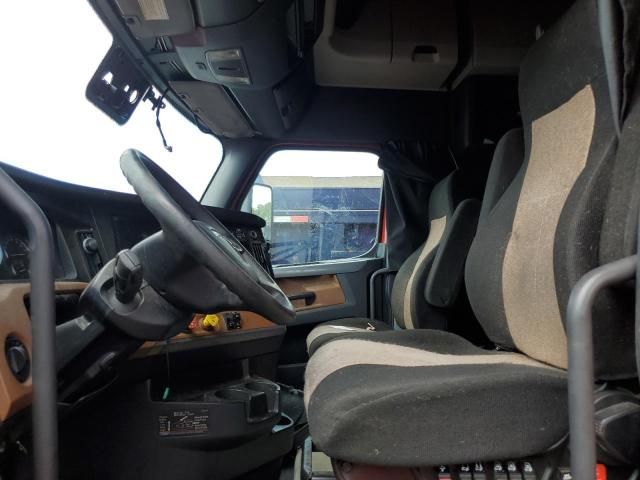 2020 Freightliner Cascadia 126 Semi Truck
