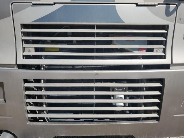 2005 Winnebago 2005 Freightliner Chassis X Line Motor Home