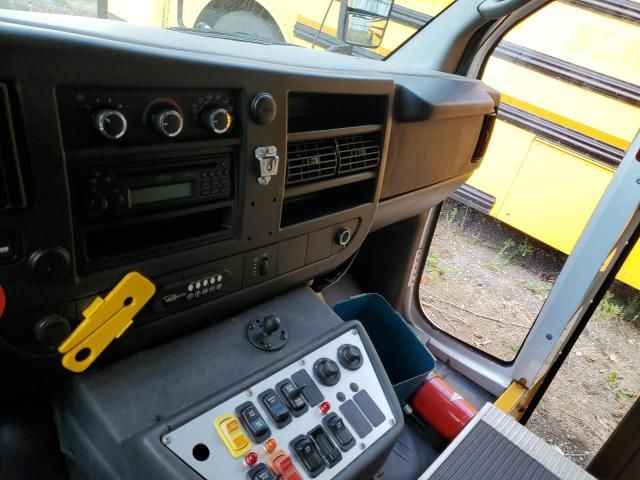 2014 Chevrolet 2014 Collins Bantam G4500-School Bus