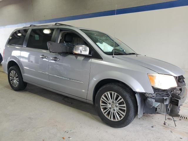 2014 Chrysler Town & Country Touring L