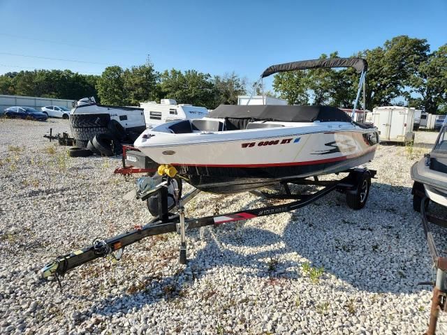 2013 Four Winds Boat