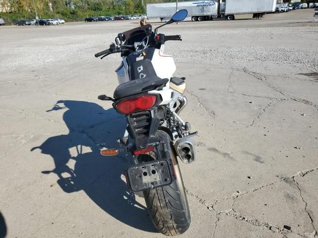 2023 Moto Guzzi V100 Mandello