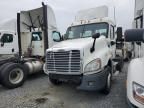 2013 Freightliner Cascadia 125 Semi Truck
