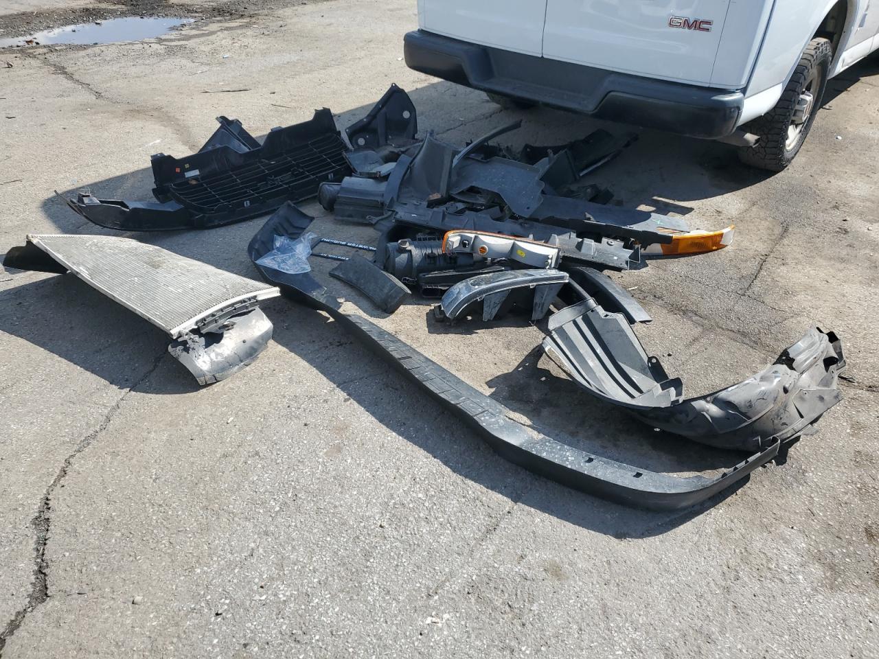 2020 GMC Savana G2500
