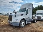2017 Peterbilt Tractor 2017 Peterbilt 579 Semi Truck
