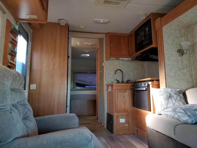 2007 Ford 2006 Ford Econoline E450 Super Duty Cutaway Van