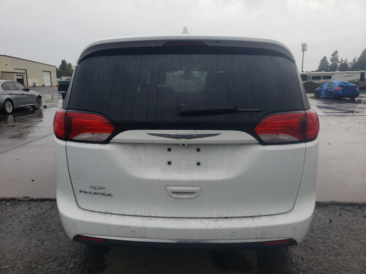 2017 Chrysler Pacifica Touring l