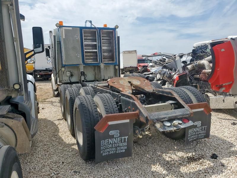 2004 Kenworth W900 Semi Truck