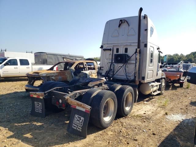 2009 Freightliner Cascadia 125 Semi Truck