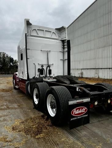 2015 Peterbilt 579-Trucks