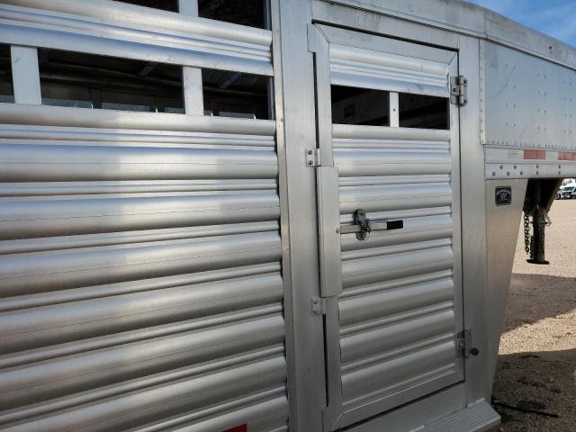 2024 Featherlite 8127-7024-STD Livestock Trailer