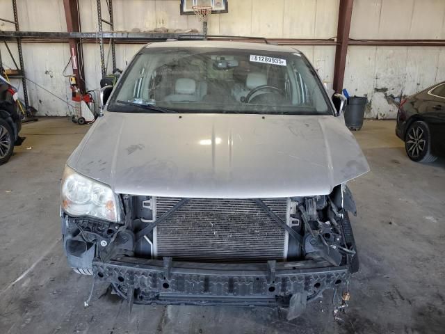 2011 Chrysler Town & Country Touring L