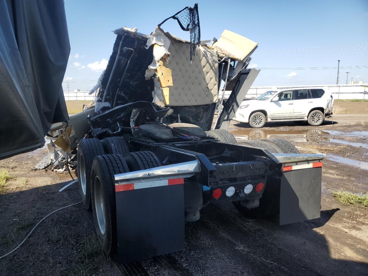 2022 Kenworth T680