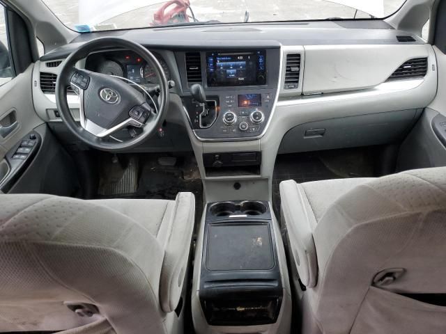 2015 Toyota Sienna le