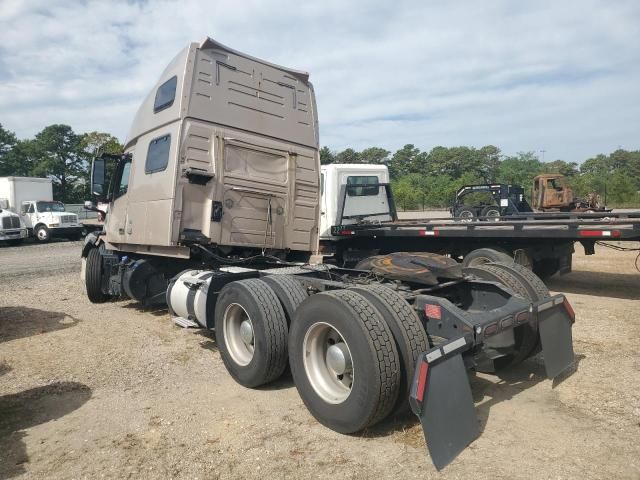 2015 Volvo VNL Semi Truck