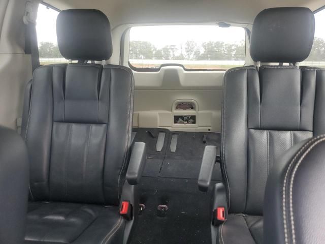 2013 Chrysler Town & Country Touring L