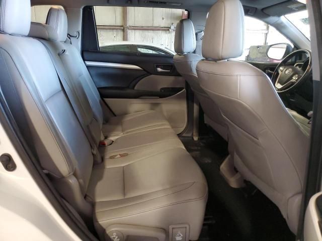 2017 Toyota Highlander SE