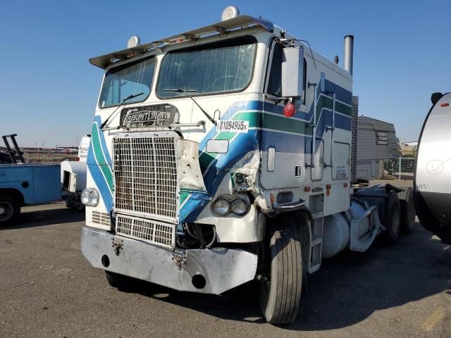1982 Freightliner COE Semi Truck